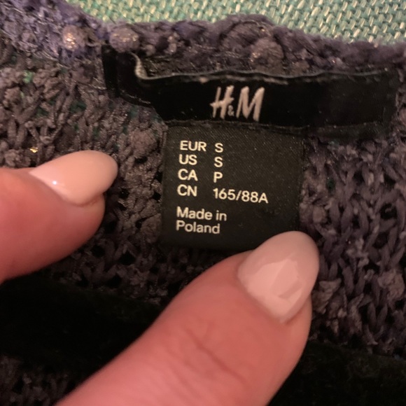 sweater - Picture 3 of 4